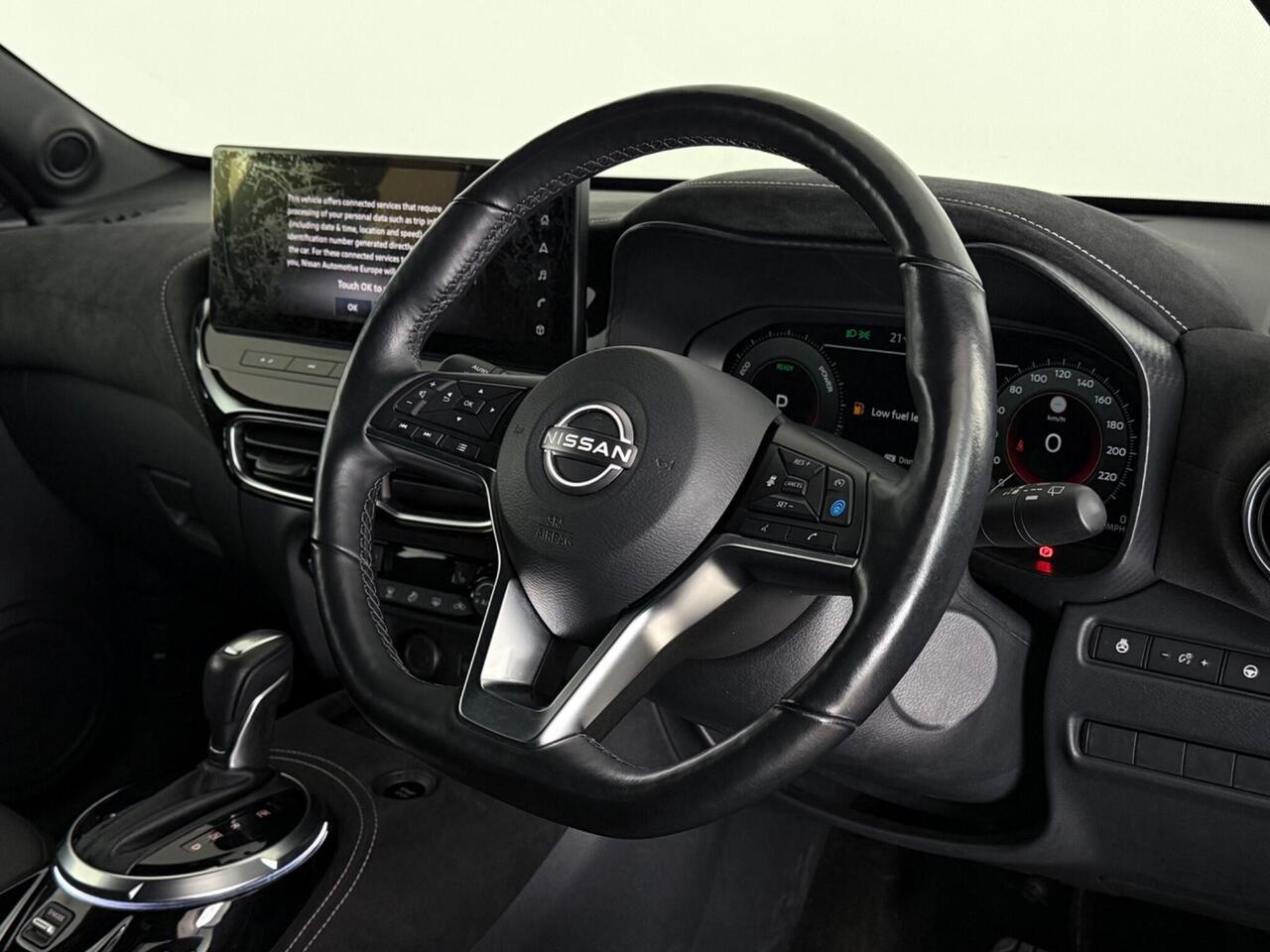 Nissan Juke thumbnail Steering Wheel