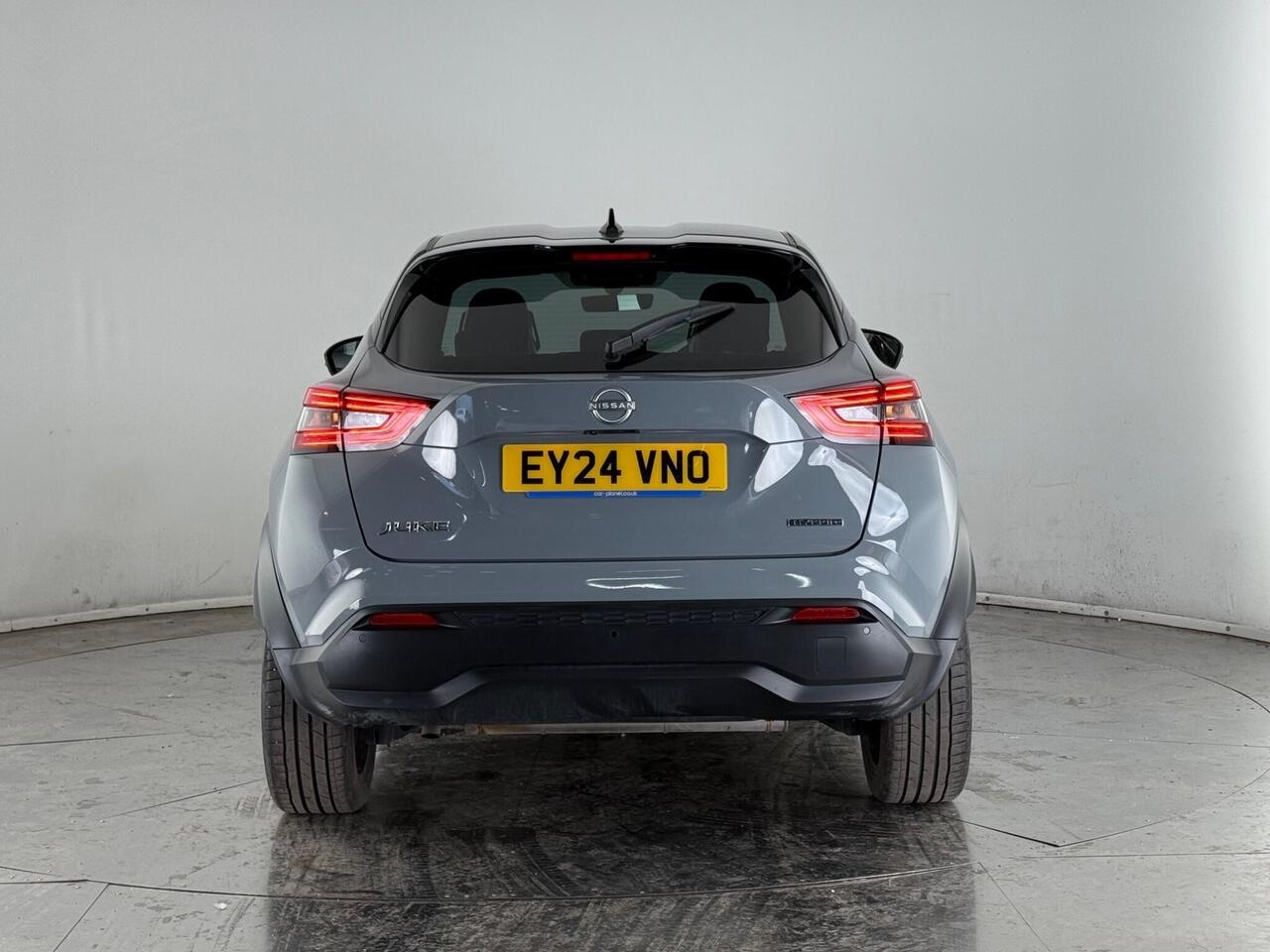 Nissan Juke thumbnail Rear
