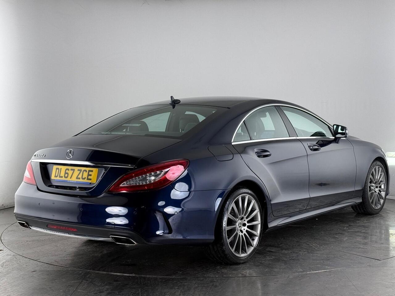 Mercedes-Benz CLS thumbnail Rear Right