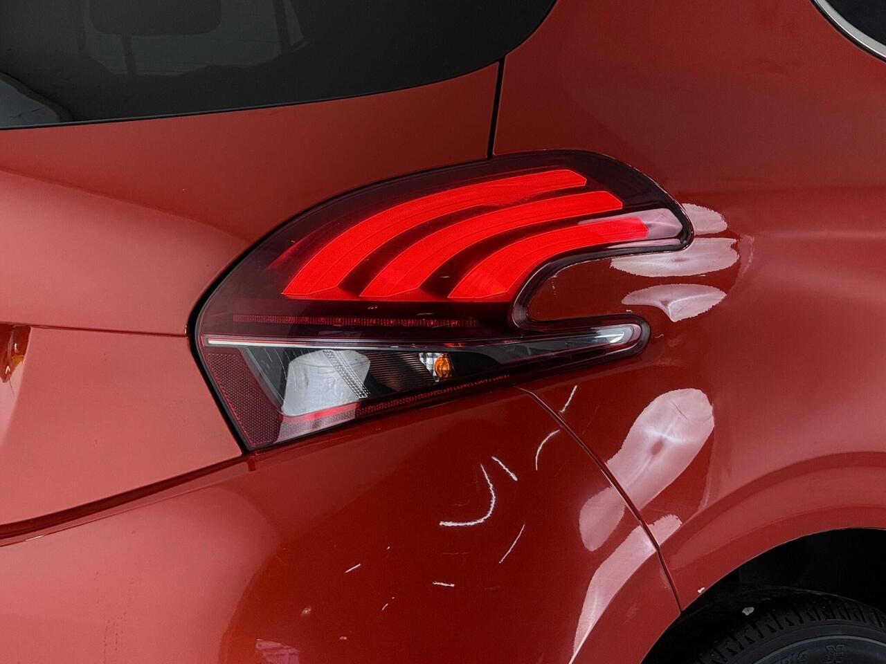 Peugeot 208 thumbnail Lights Rear
