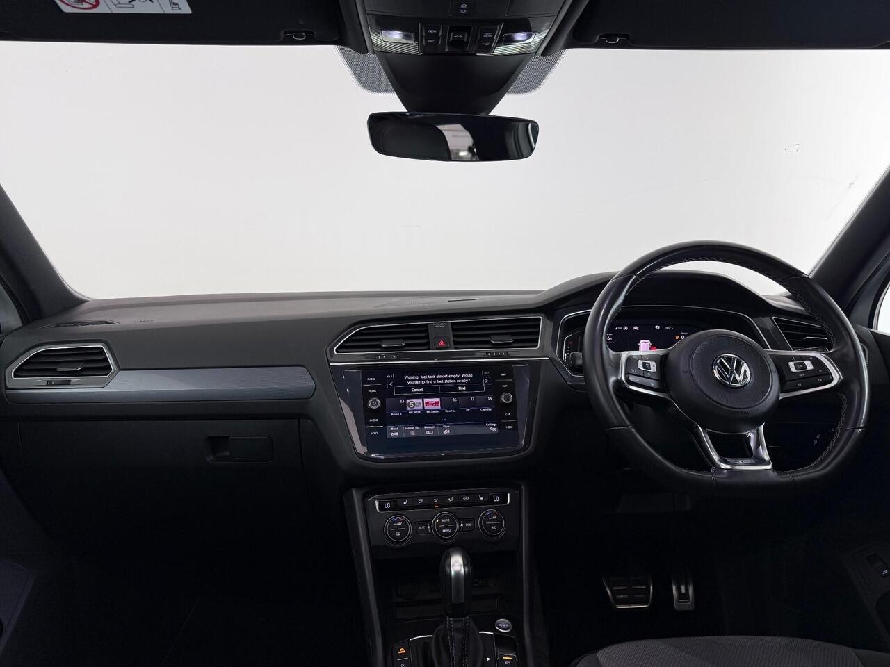 Volkswagen Tiguan thumbnail Interior Front