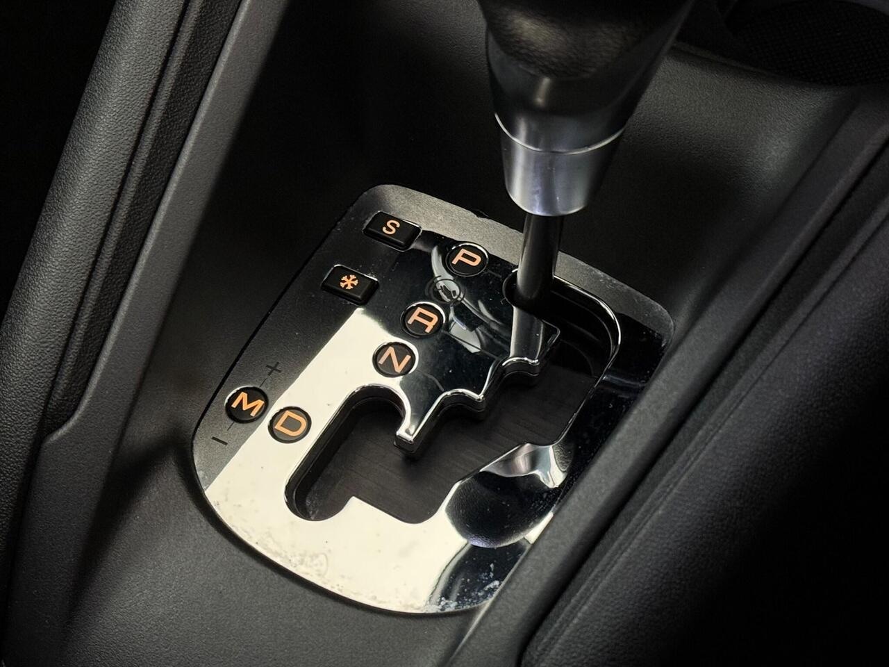 Peugeot 208 thumbnail Interior Front