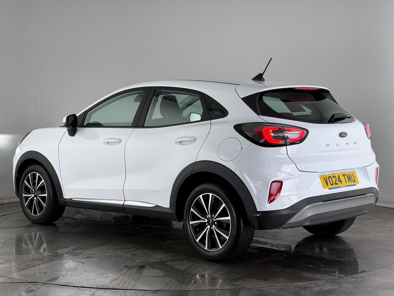 Ford Puma thumbnail Rear Left