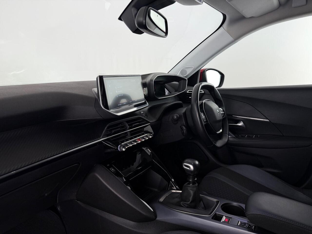 Peugeot 2008 thumbnail Interior Front