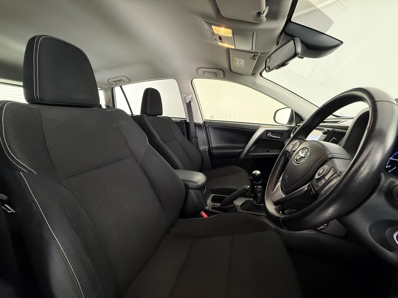 Toyota RAV4 thumbnail Seat Driver