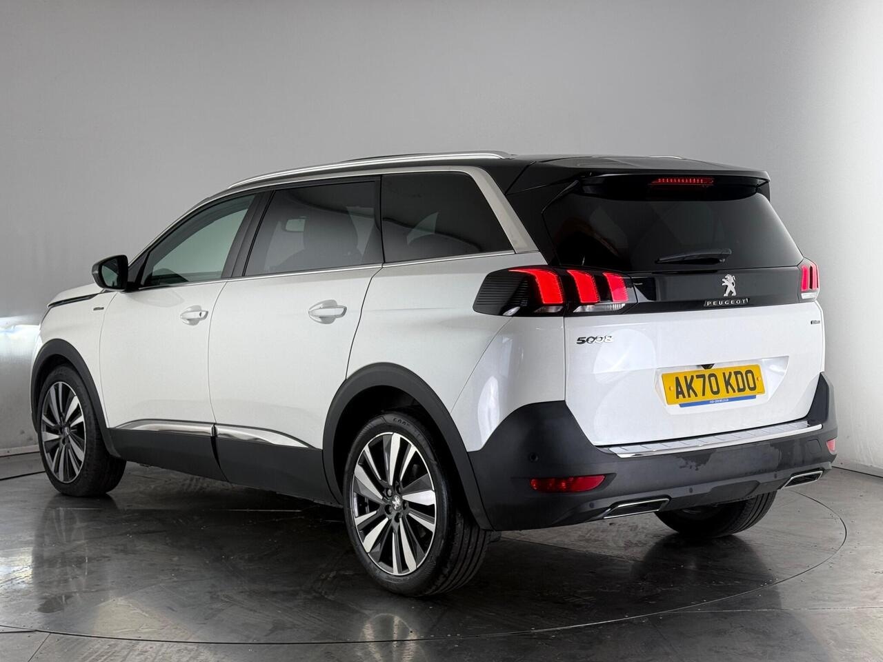 Peugeot 5008 thumbnail Rear Left