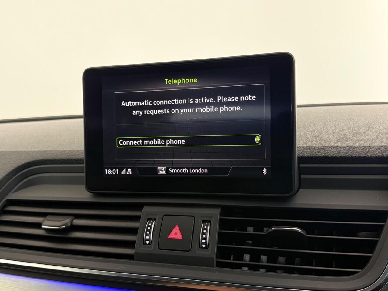 Audi Q5 thumbnail Infotainment System