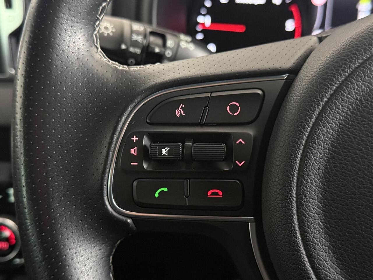 Kia Sportage thumbnail Misc Controls