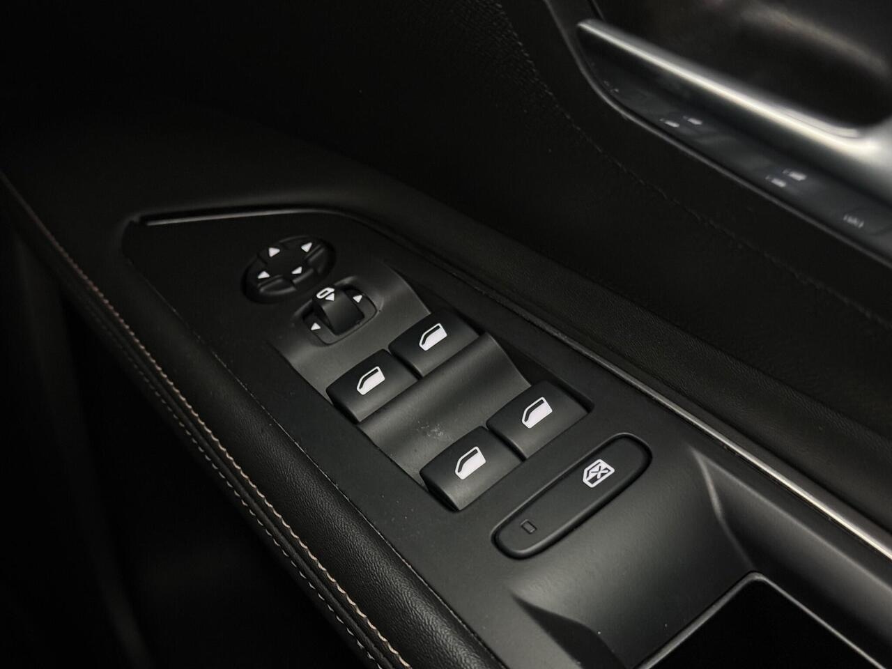 Peugeot 5008 thumbnail Misc Controls