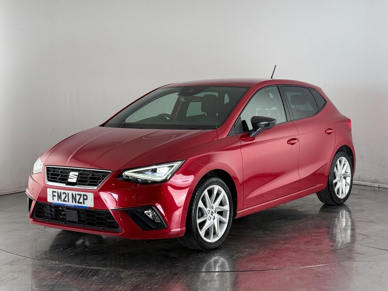 SEAT Ibiza thumbnail Front Left