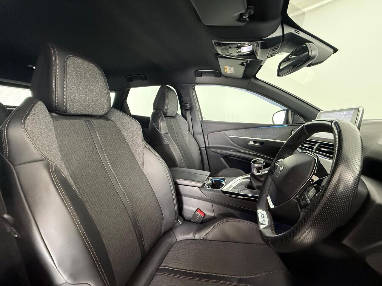 Peugeot 3008 thumbnail Seat Driver