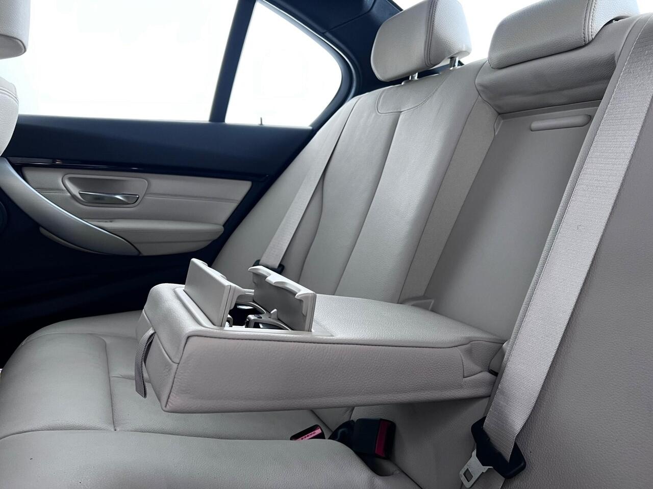 BMW 3 Series thumbnail Seats Rear