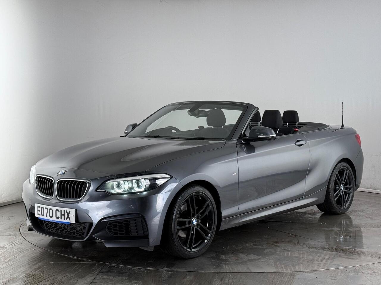 BMW 2 Series thumbnail Front Left