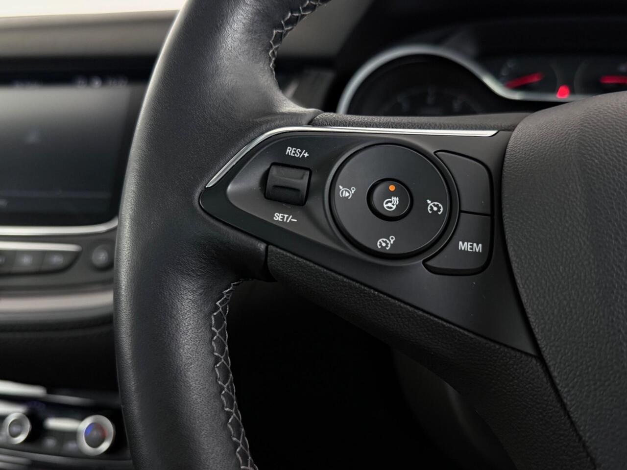 Vauxhall Grandland X thumbnail Misc Controls
