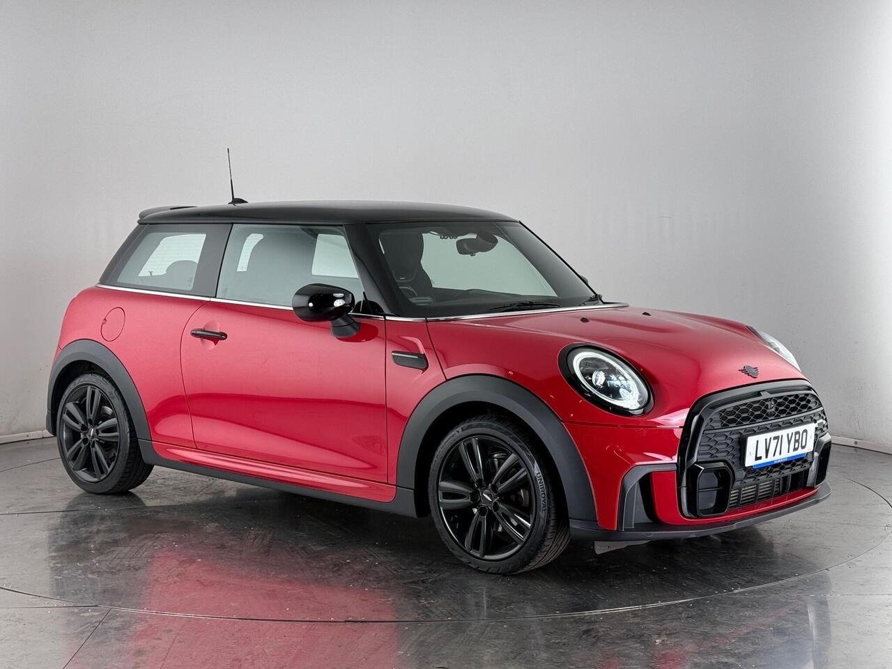 MINI Hatch thumbnail Front Right