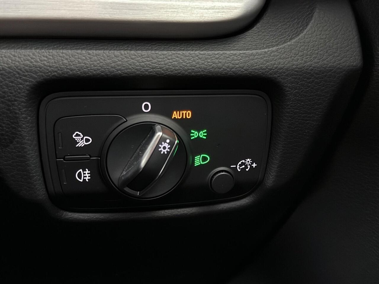 Audi A3 Cabriolet thumbnail Misc Controls