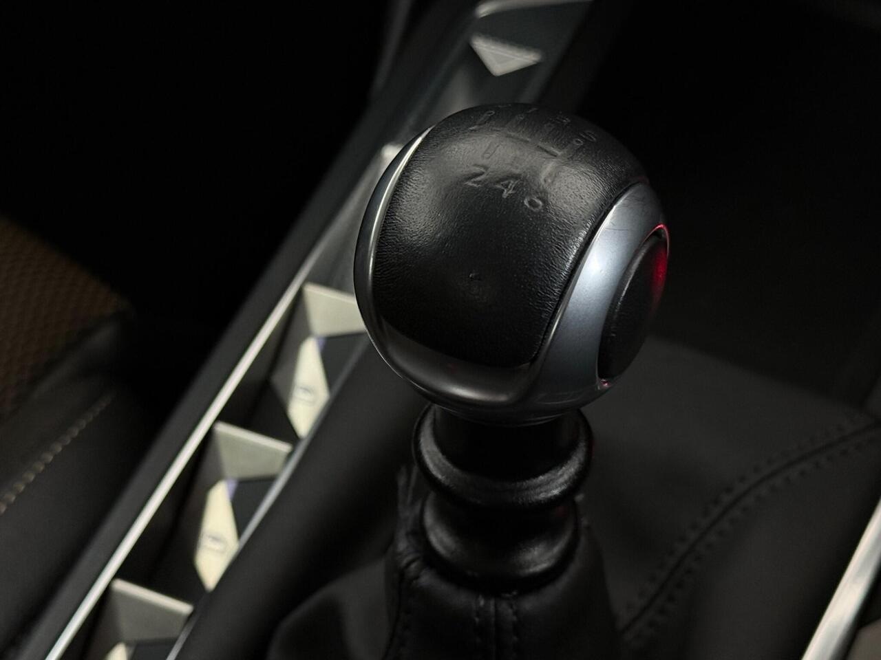 DS AUTOMOBILES DS 3 CROSSBACK thumbnail Interior Front