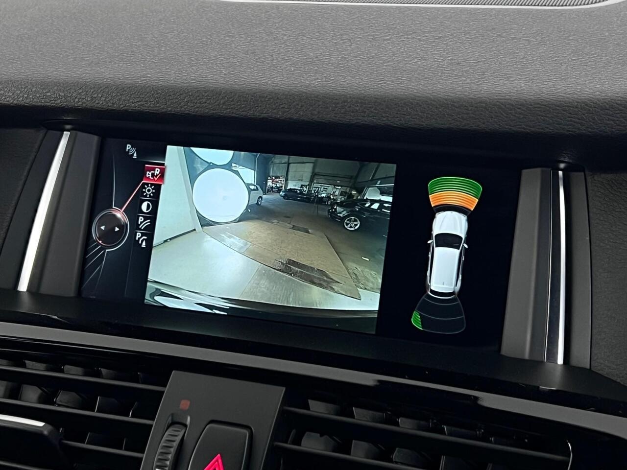 BMW X3 thumbnail Infotainment System
