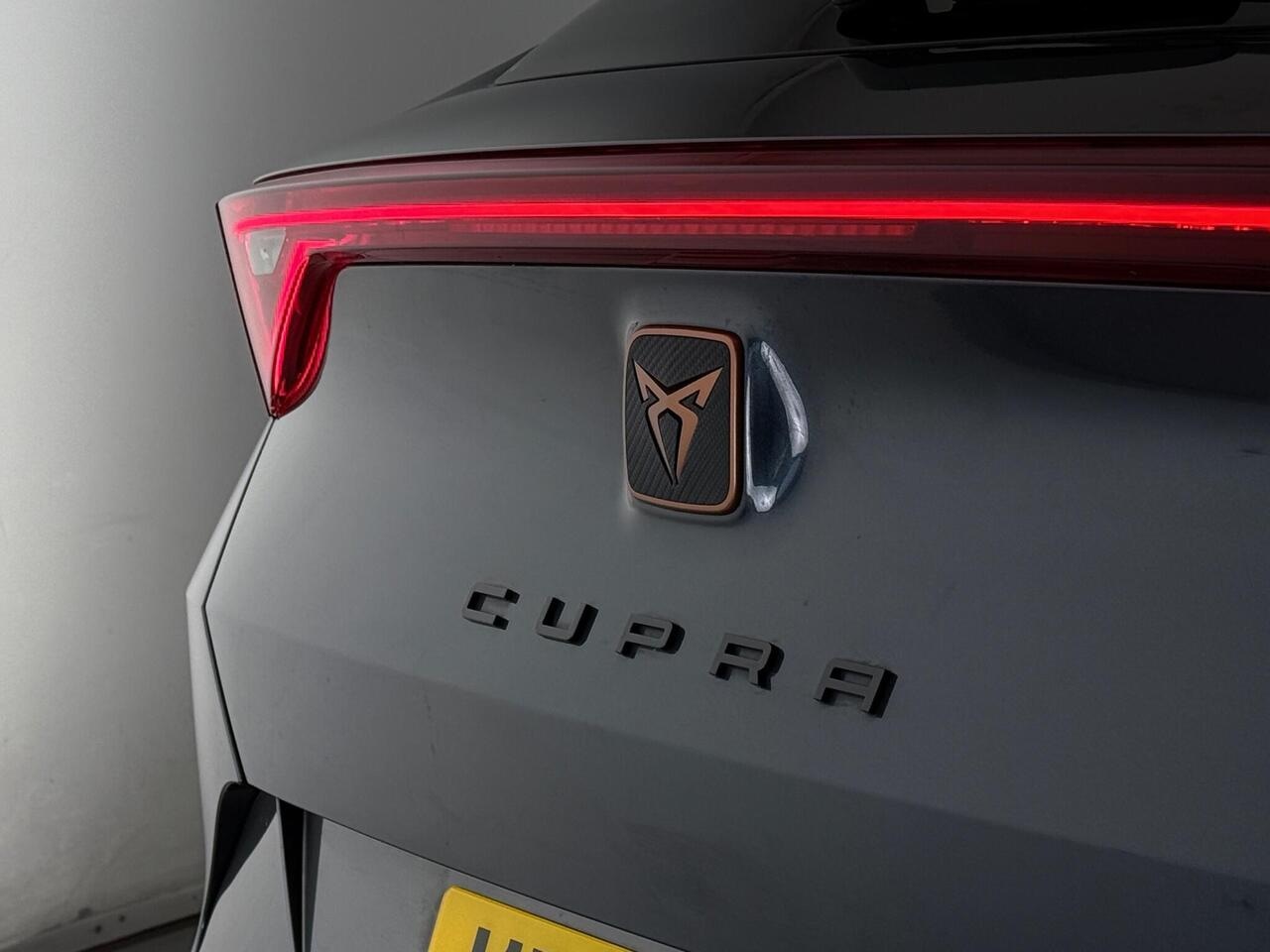 CUPRA Formentor thumbnail Badge Exterior