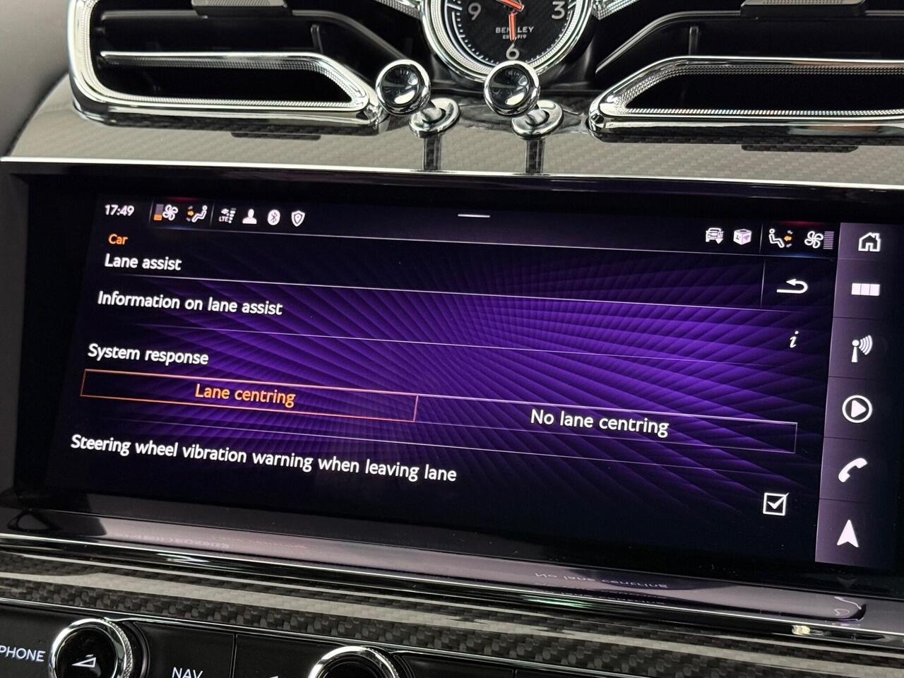 Bentley Bentayga thumbnail Infotainment System