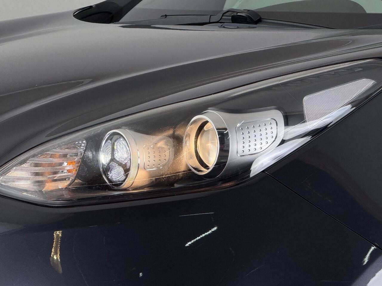 Kia Sportage thumbnail Interior Front