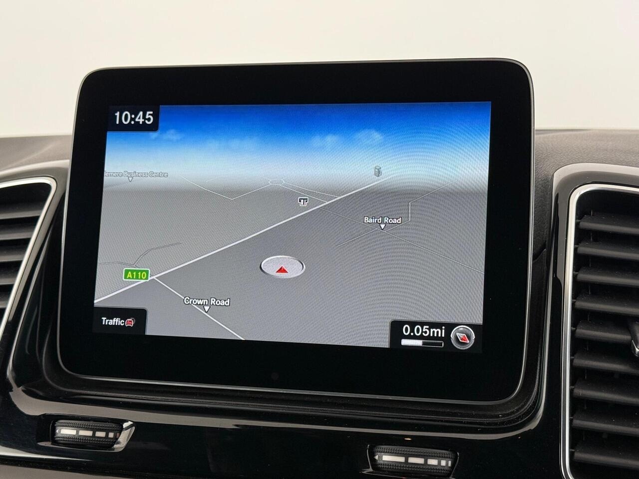 Mercedes-Benz GLE thumbnail Infotainment System