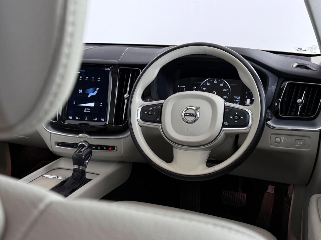 Volvo XC60 thumbnail Steering Wheel