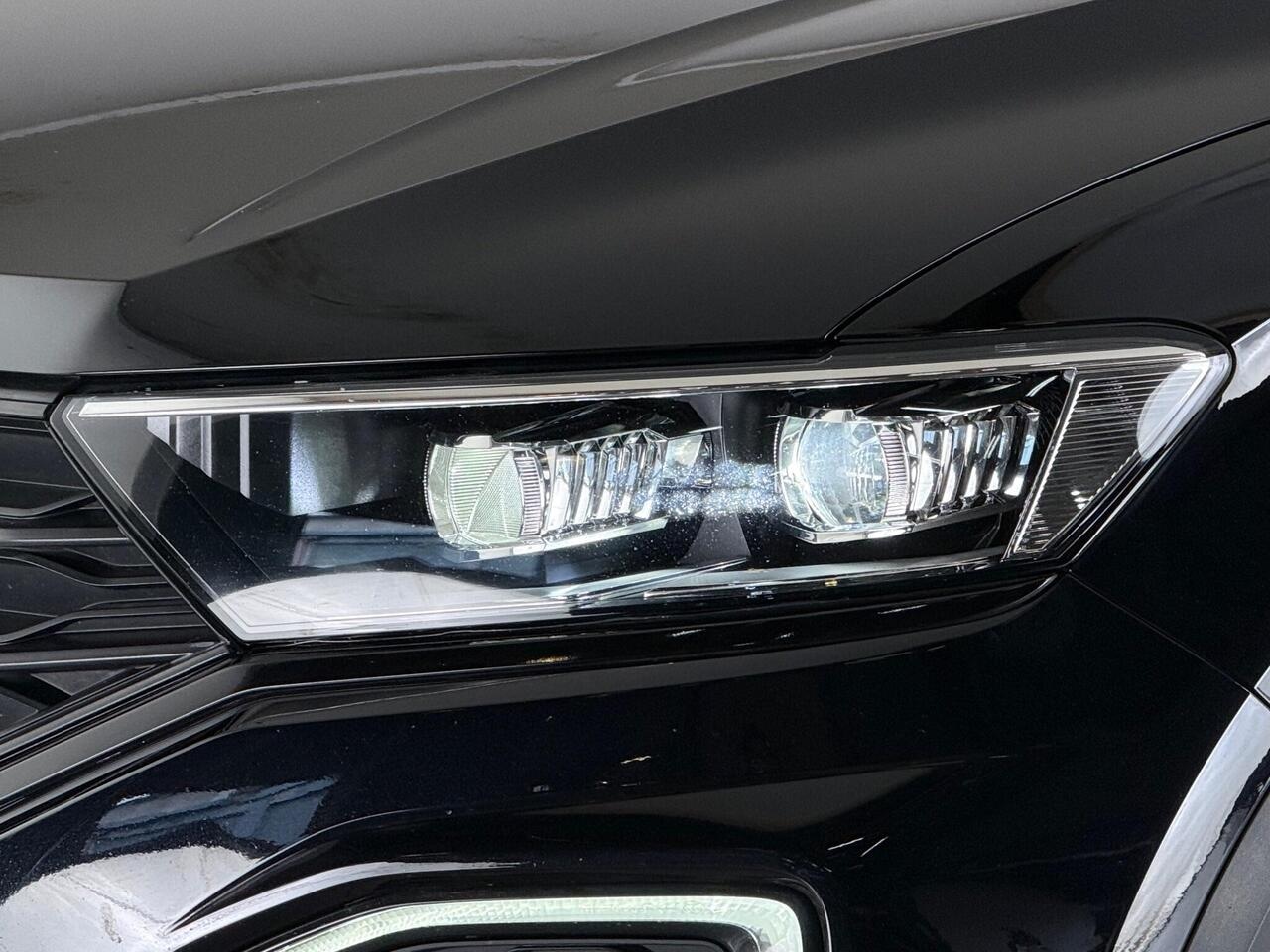 Volkswagen T-Roc thumbnail Lights Front