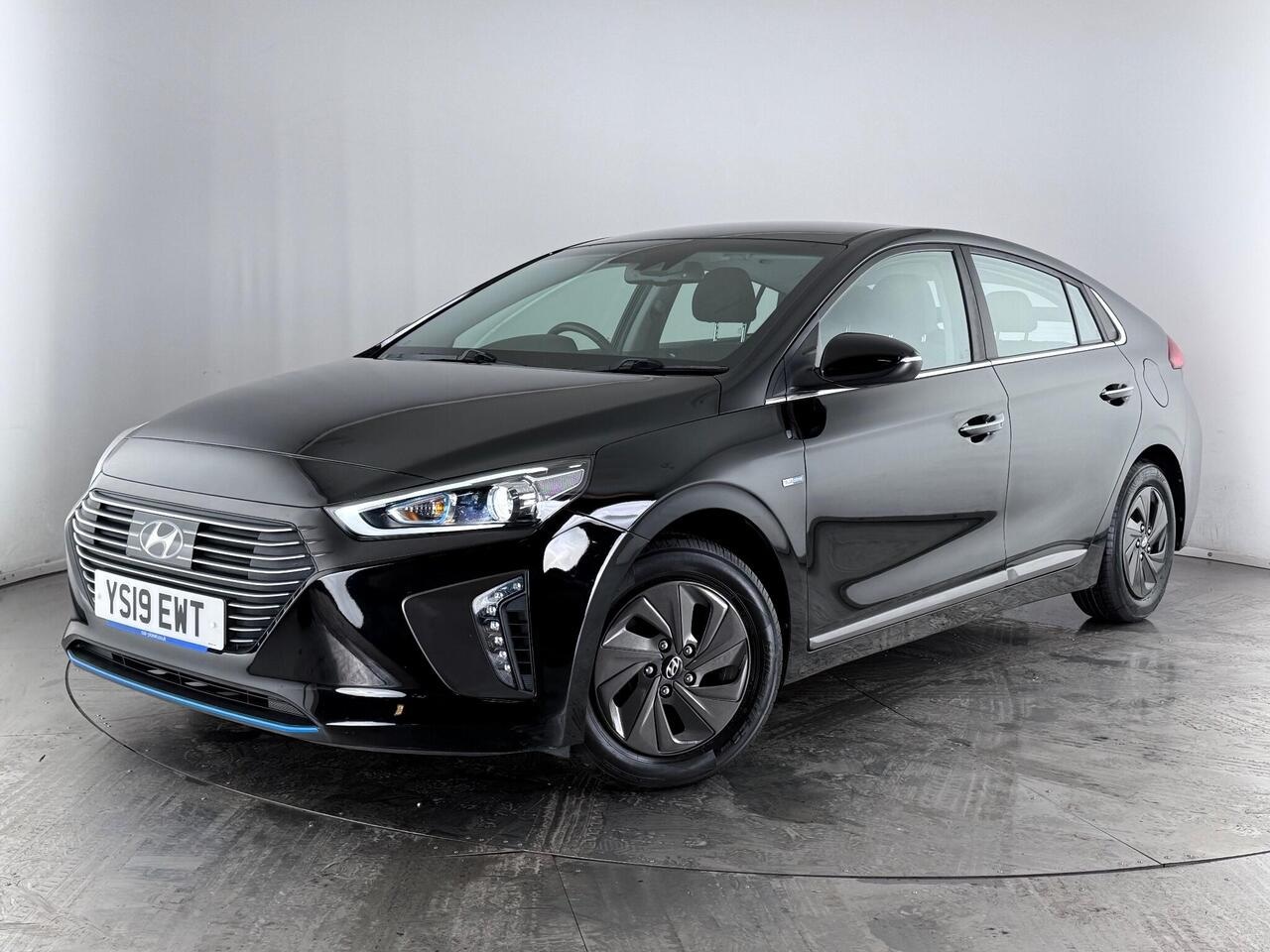 Hyundai IONIQ thumbnail Front Left