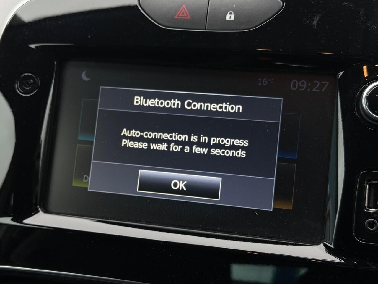 Renault Clio thumbnail Infotainment System