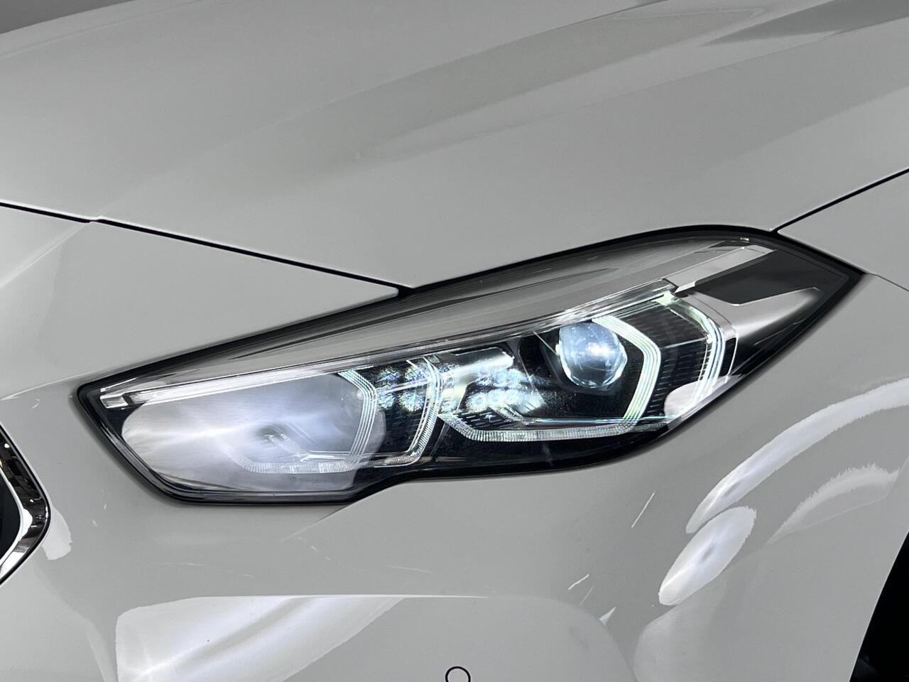 BMW 2 Series Gran Coupe thumbnail Lights Front