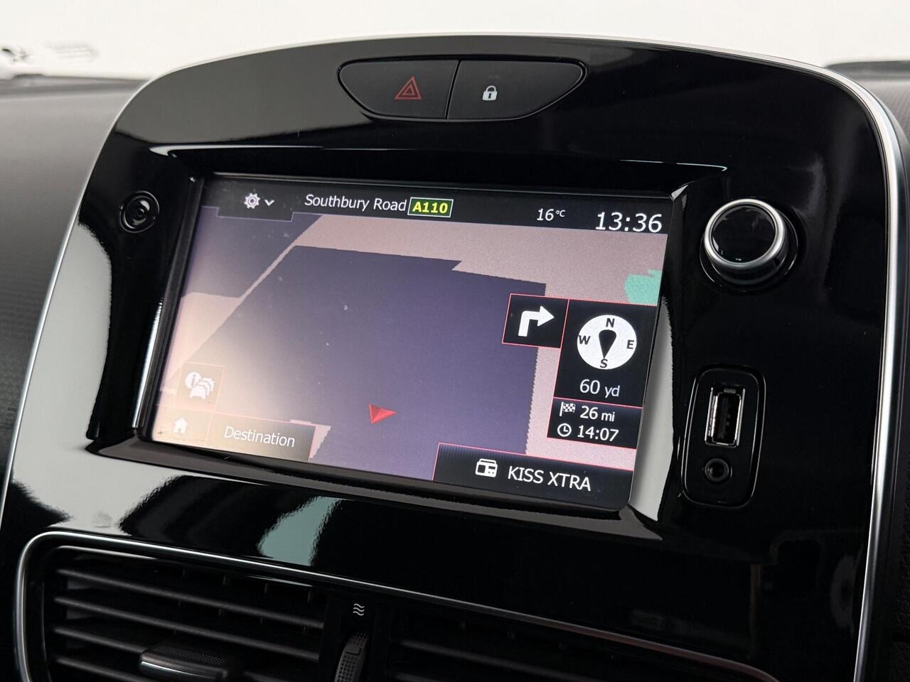 Renault Clio thumbnail Infotainment System