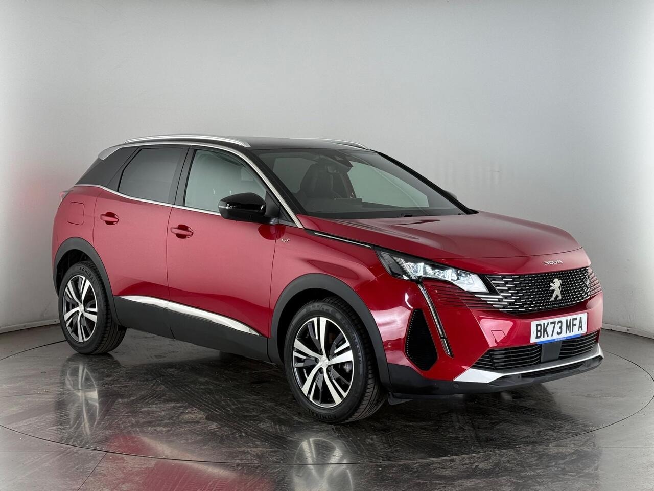 Peugeot 3008 thumbnail Front Right