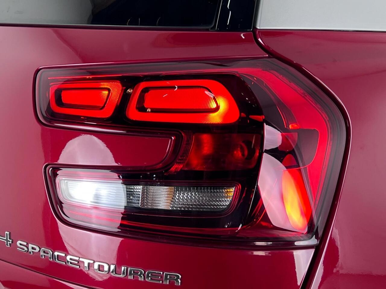 Citroen Grand C4 SpaceTourer thumbnail Lights Rear