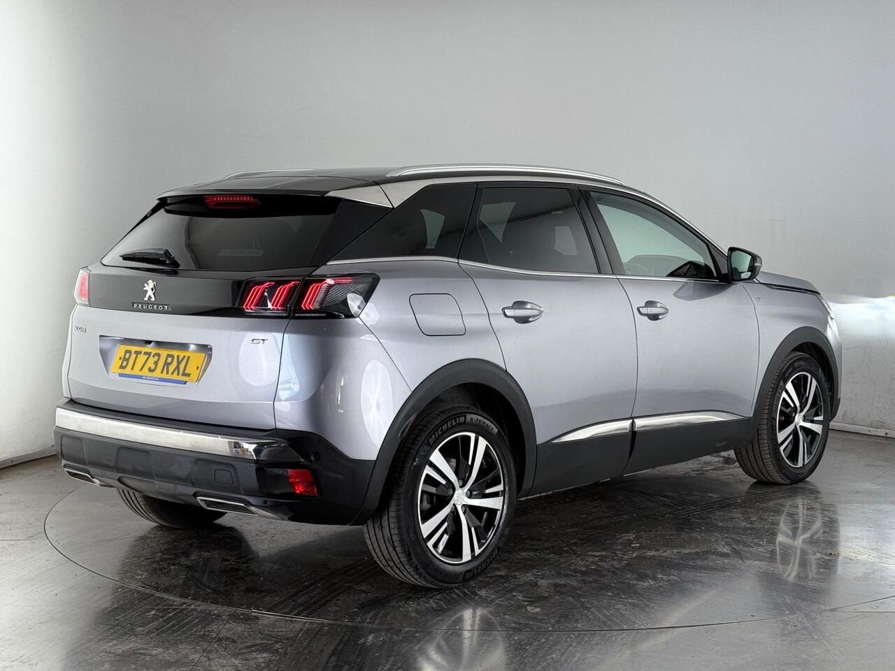 Peugeot 3008 thumbnail Rear Right