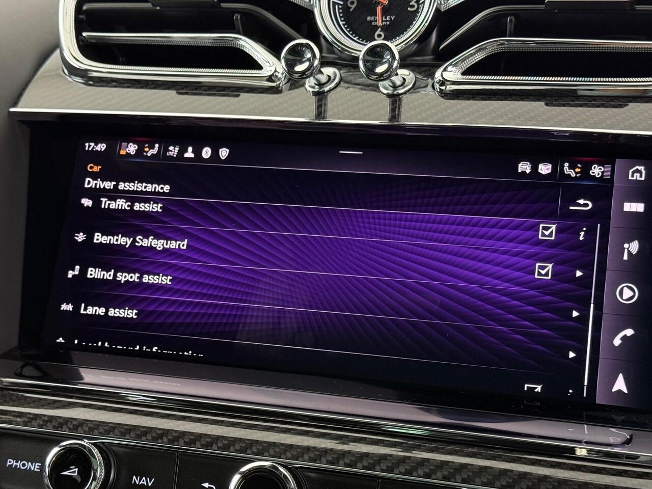 Bentley Bentayga thumbnail Infotainment System