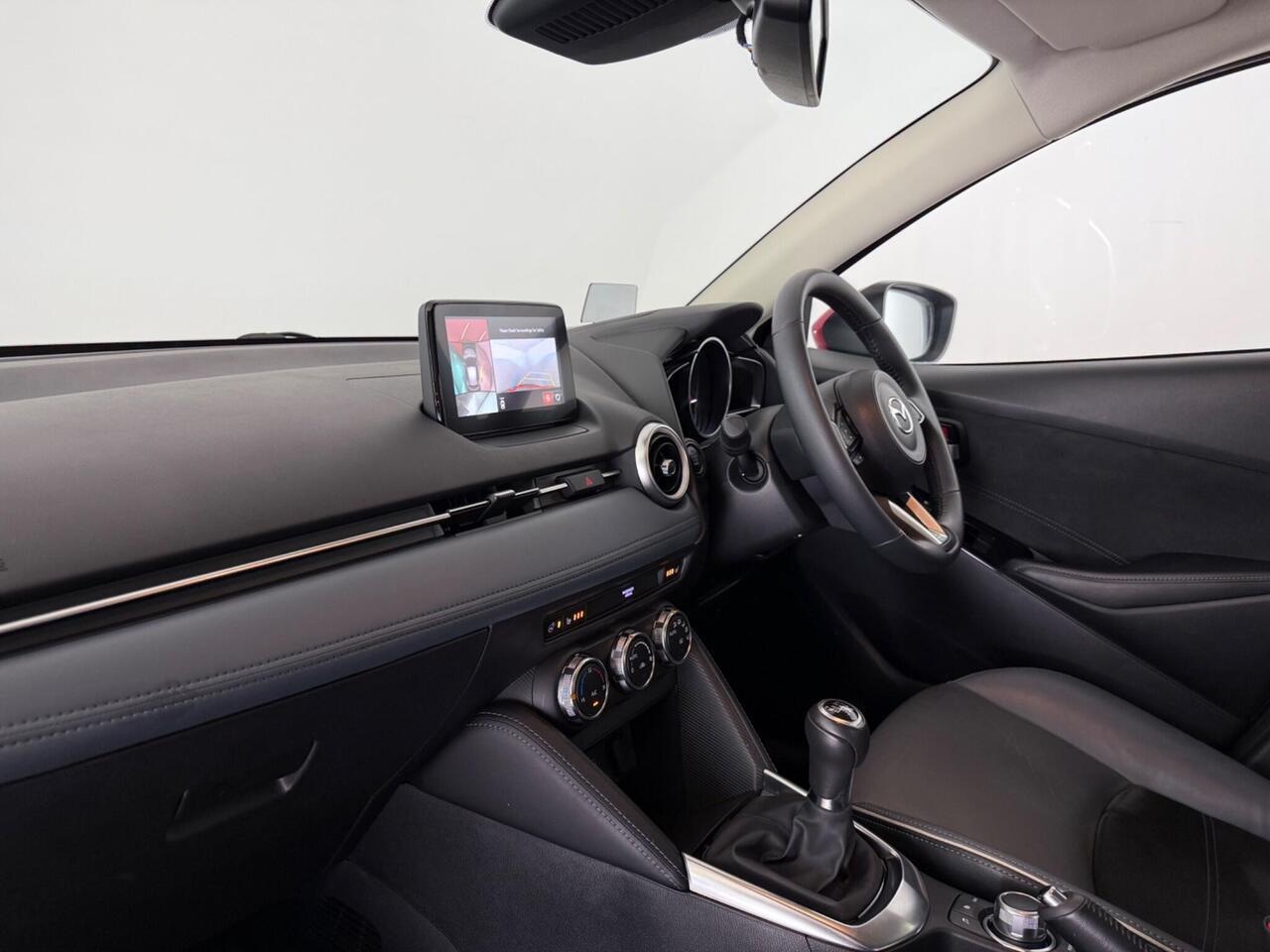 Mazda Mazda2 thumbnail Interior Front