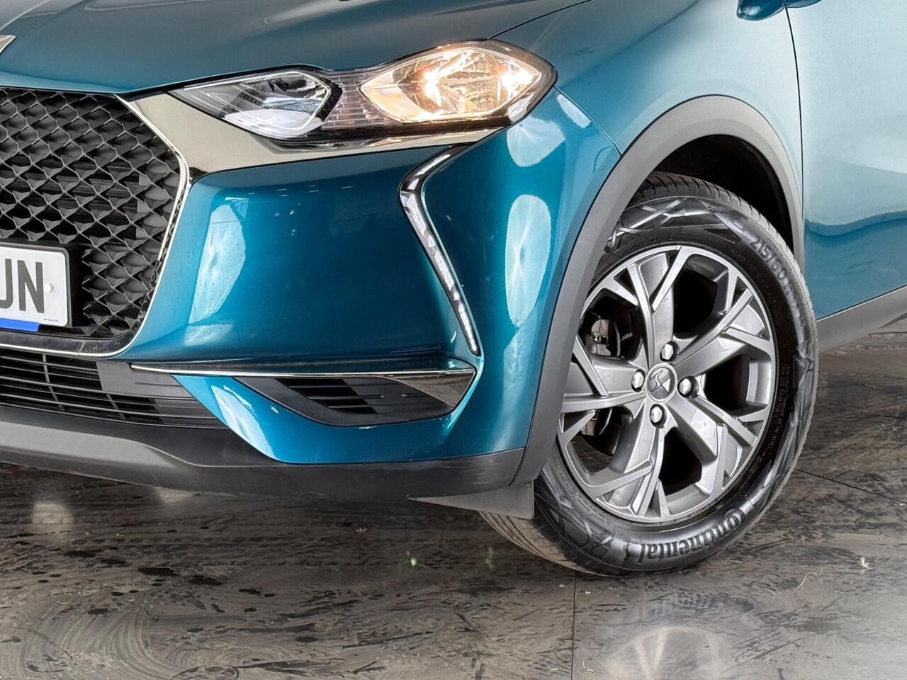 DS AUTOMOBILES DS 3 CROSSBACK thumbnail Front Right