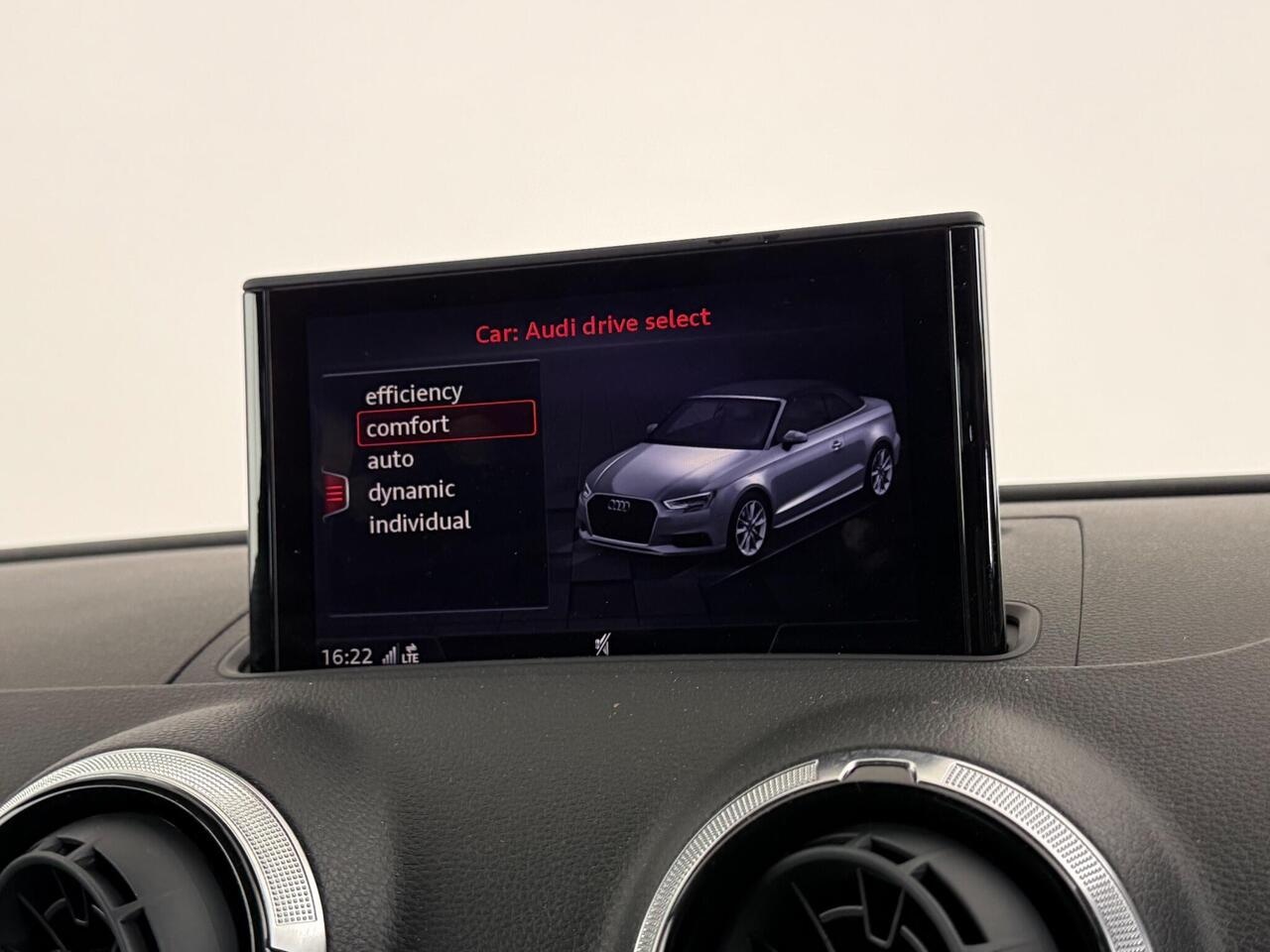 Audi A3 Cabriolet thumbnail Infotainment System