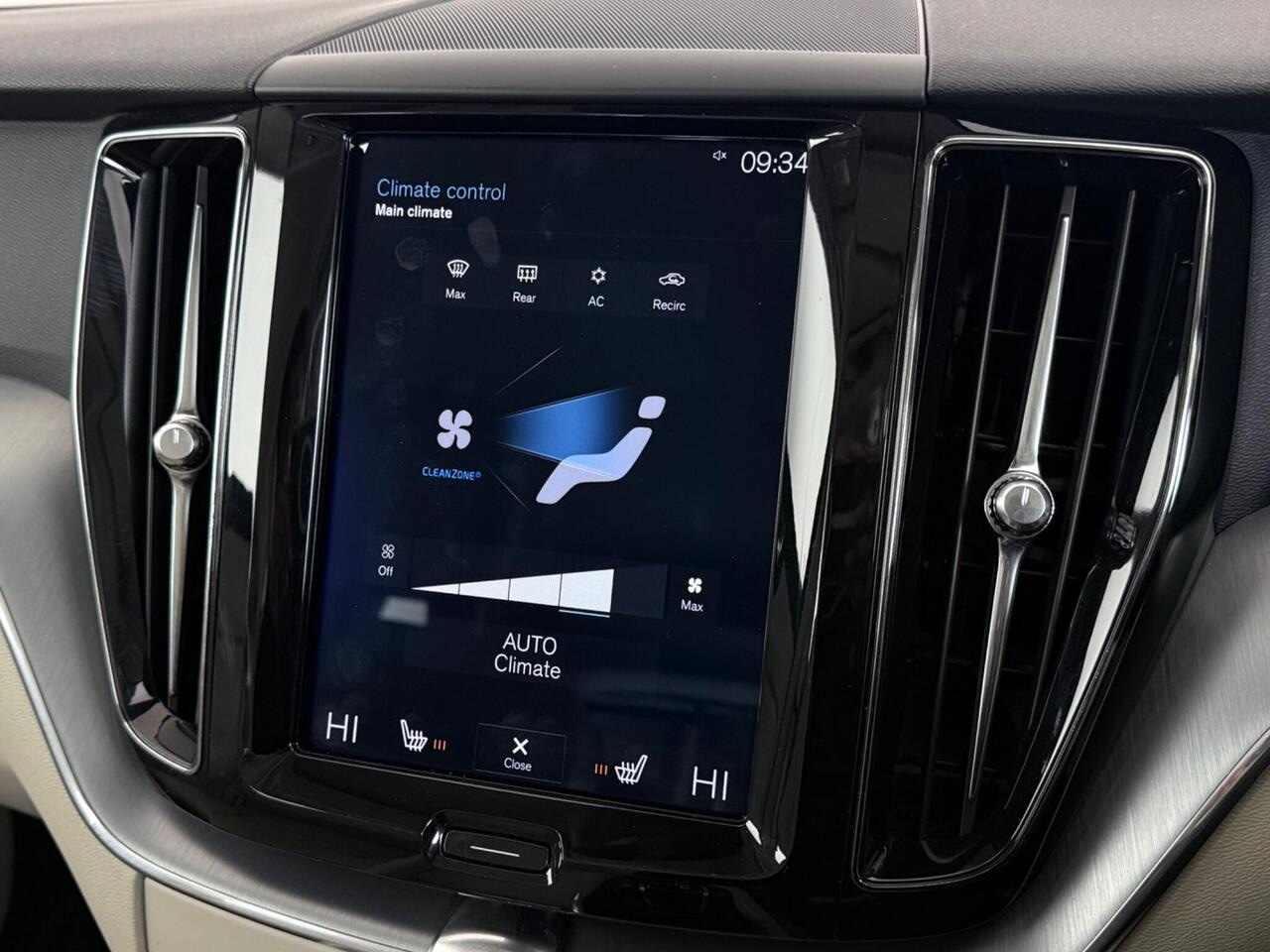 Volvo XC60 thumbnail Infotainment System