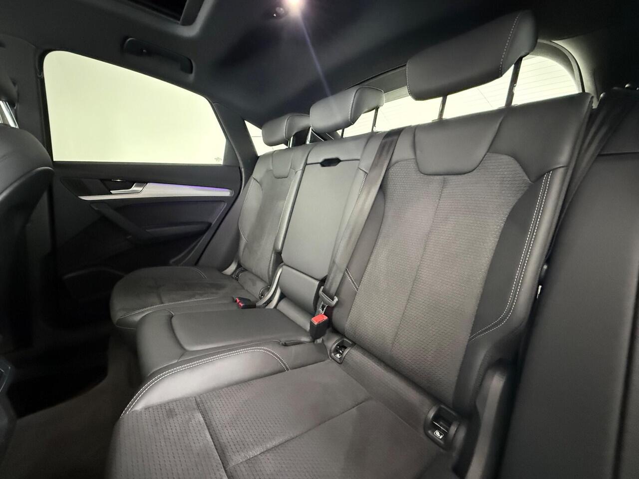 Audi Q5 thumbnail Seats Rear