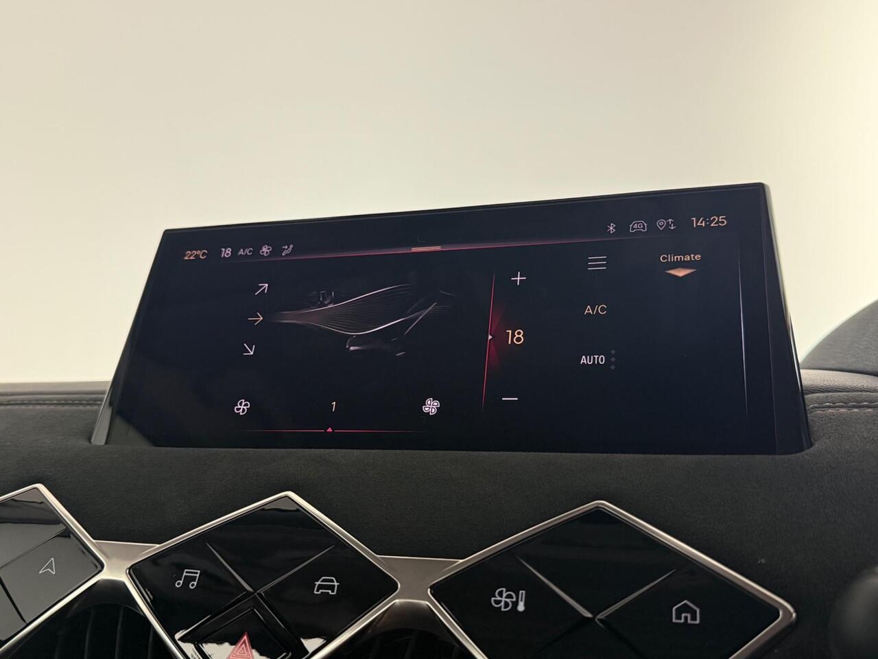 DS AUTOMOBILES DS 3 thumbnail Infotainment System