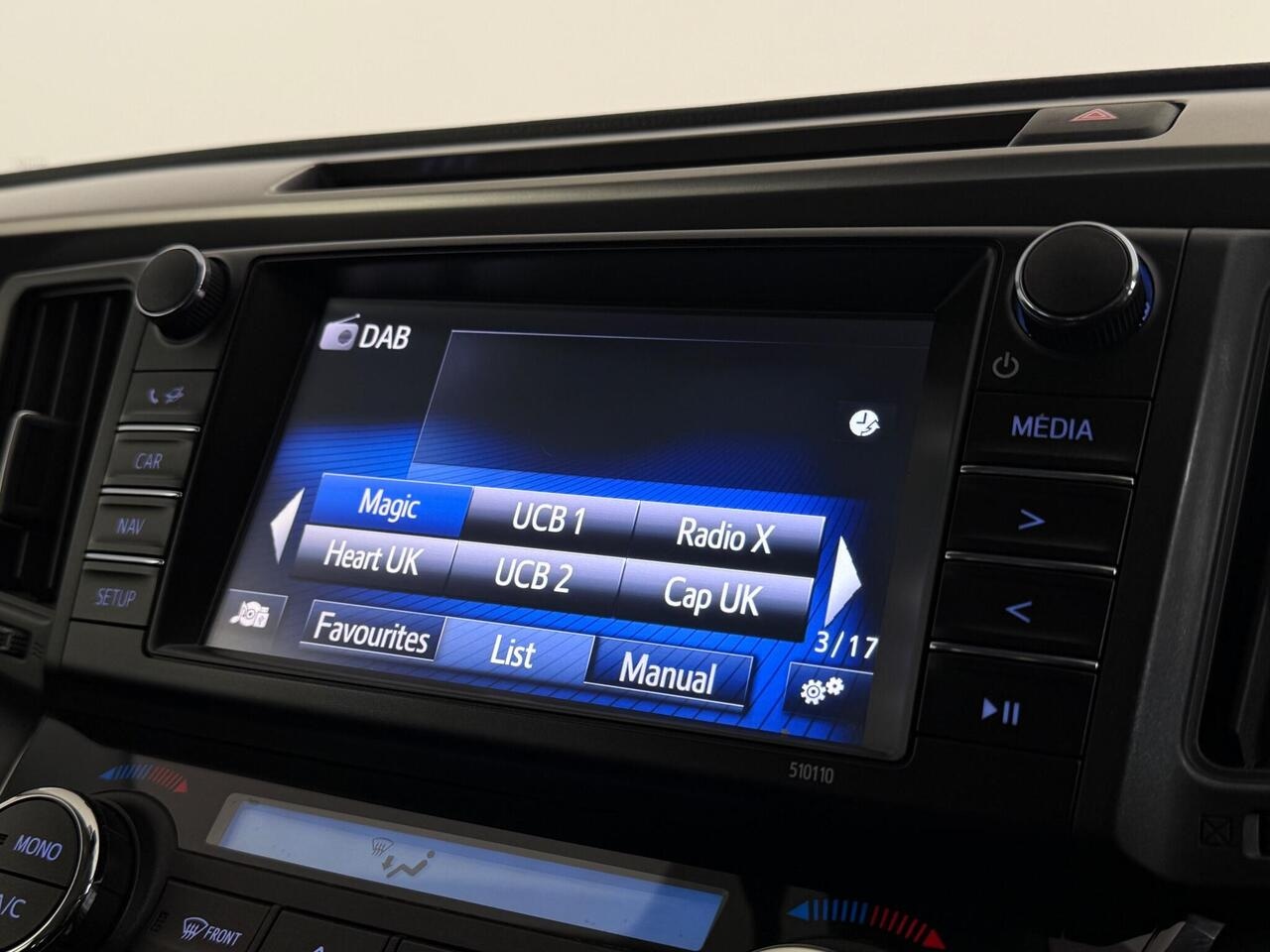 Toyota RAV4 thumbnail Infotainment System