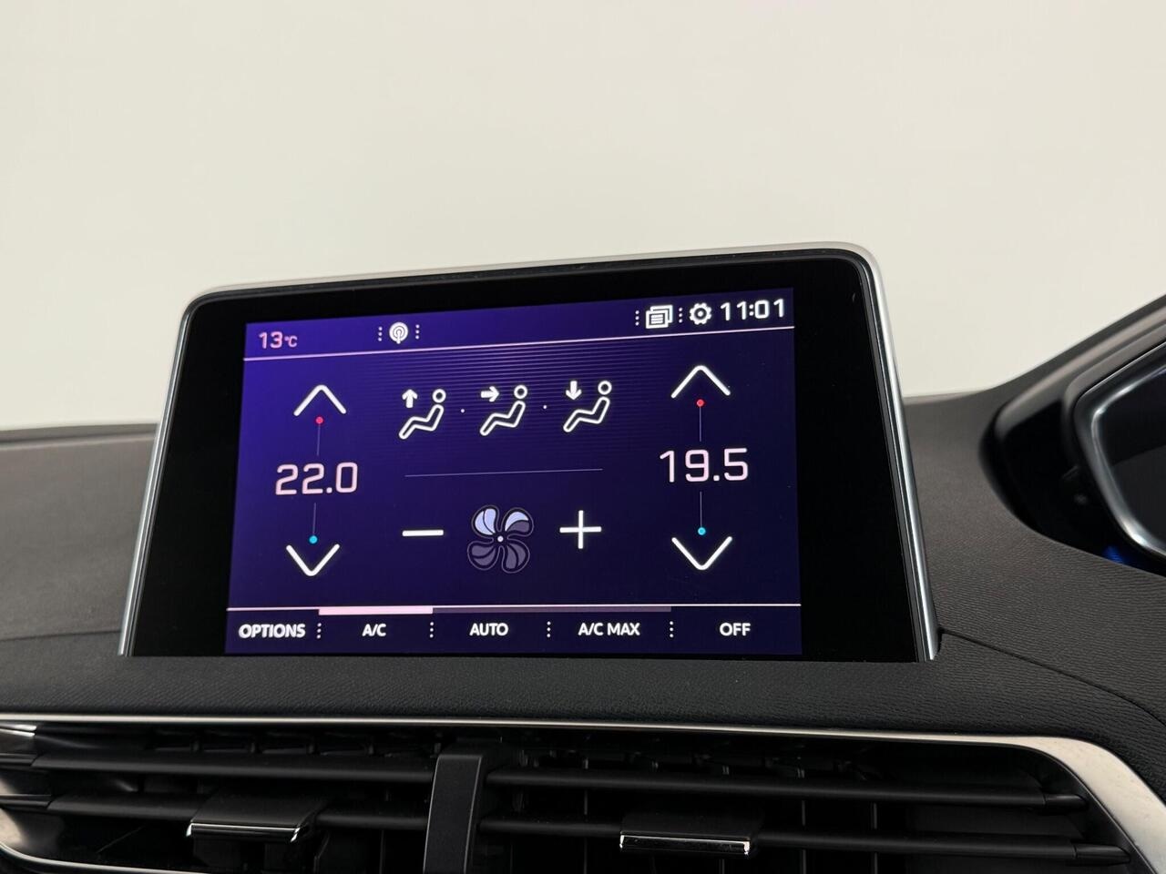 Peugeot 3008 thumbnail Infotainment System