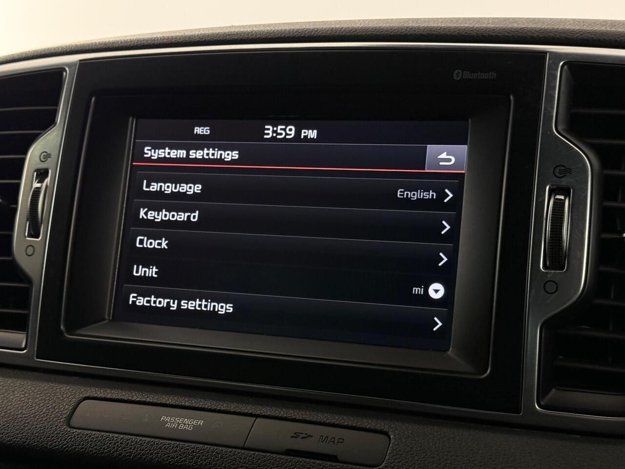 Kia Sportage thumbnail Infotainment System