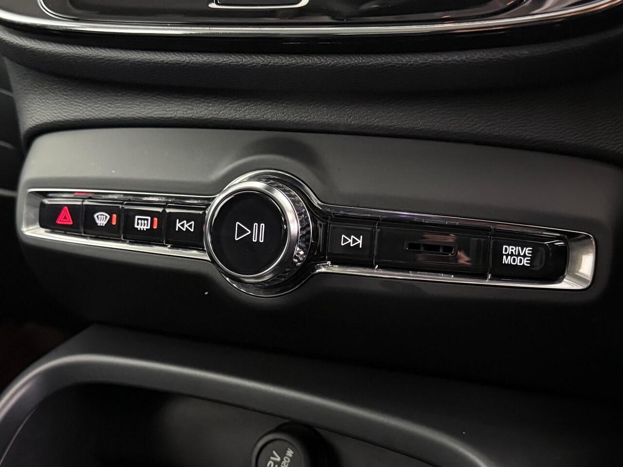 Volvo XC40 thumbnail Misc Controls
