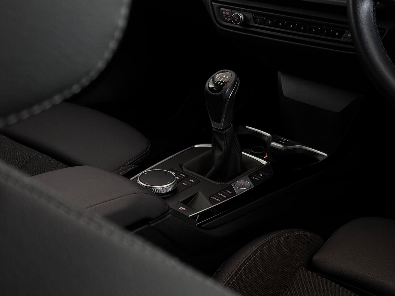 BMW 2 Series Gran Coupe thumbnail Interior Front