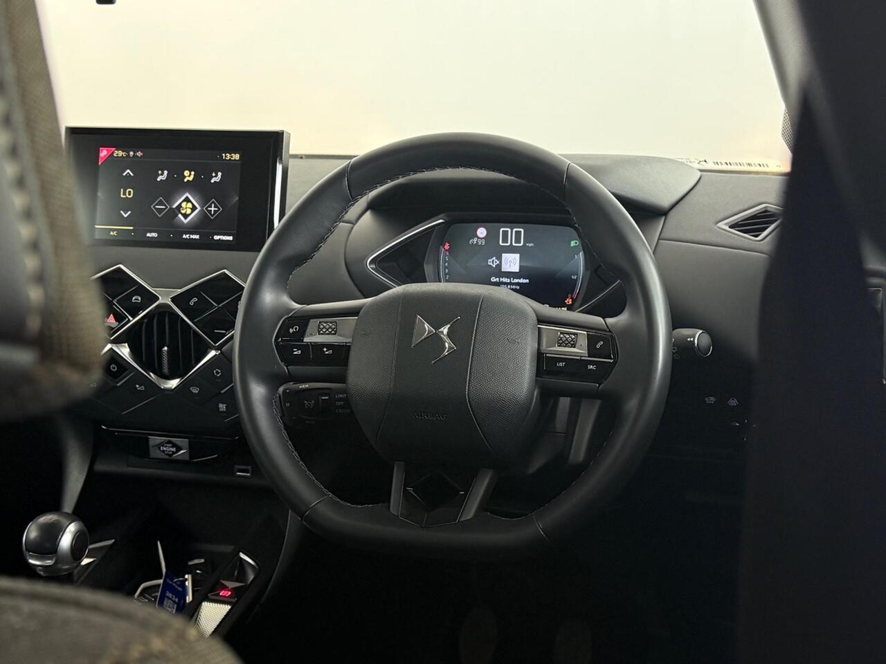 DS AUTOMOBILES DS 3 CROSSBACK thumbnail Steering Wheel