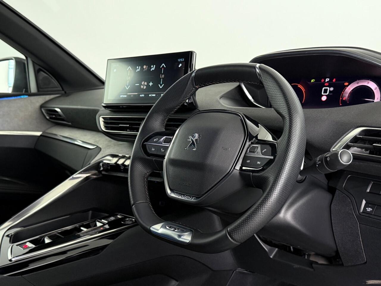 Peugeot 3008 thumbnail Interior Front
