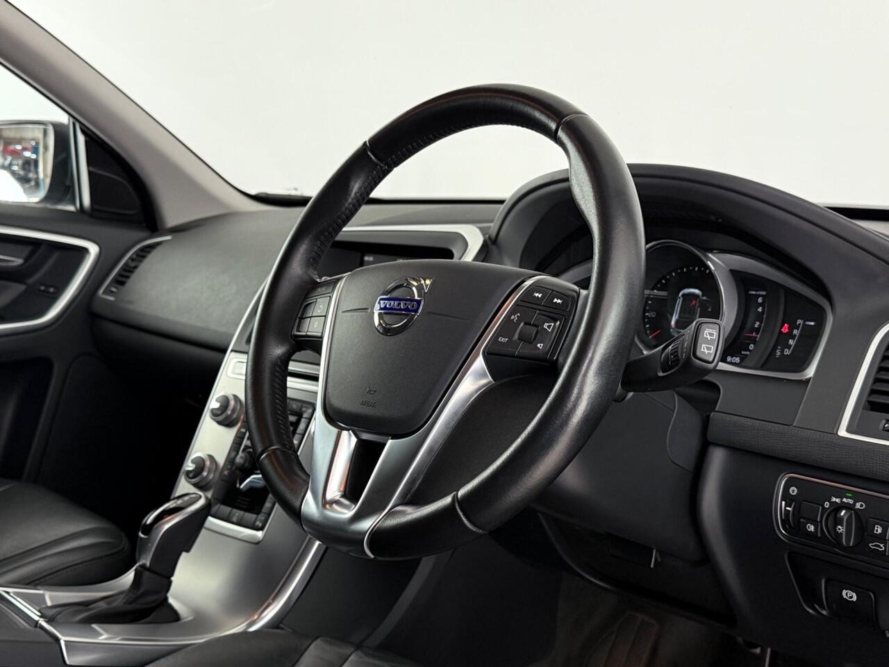 Volvo XC60 thumbnail Interior Front